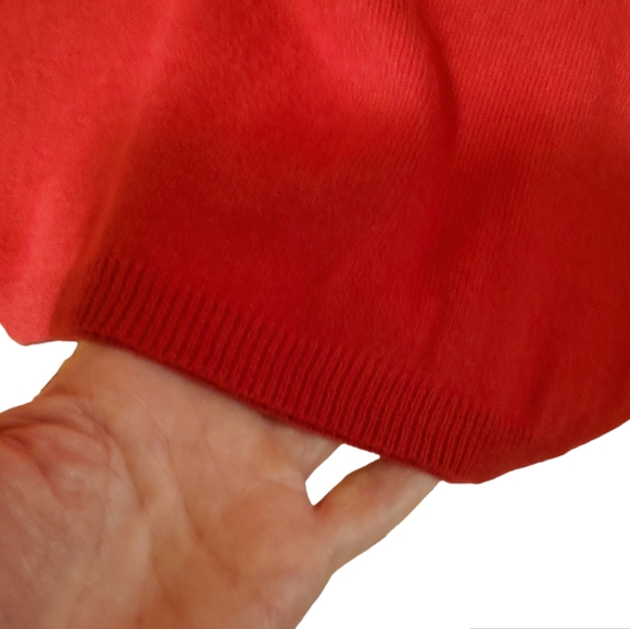 Jacob Red Bow Sweater - Picture 4 of 5